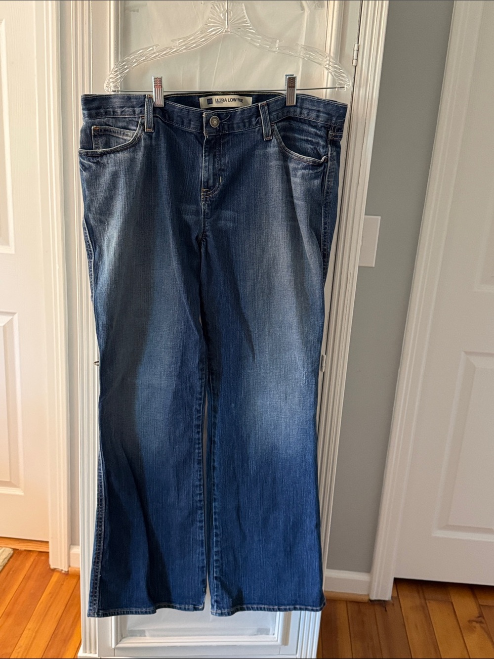 Vintage GAP Ultra Low-Rise Boot-Cut Jeans in Medium Blue Wash Size 16 Regular